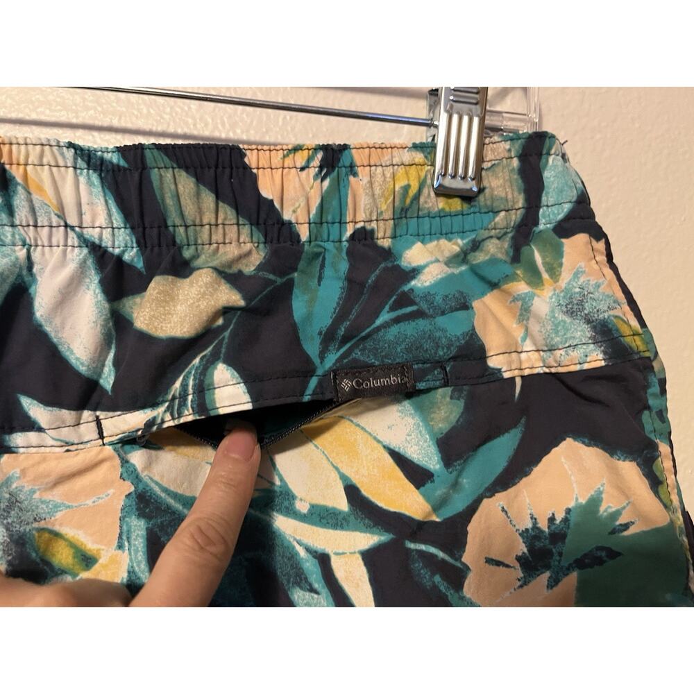 Columbia Walnut River Floral Print Nylon Quick Dry 5" Shorts XL6875 Womens Large - Picture 4 of 10